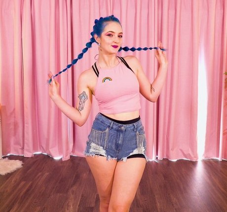 Littlesiha actress img