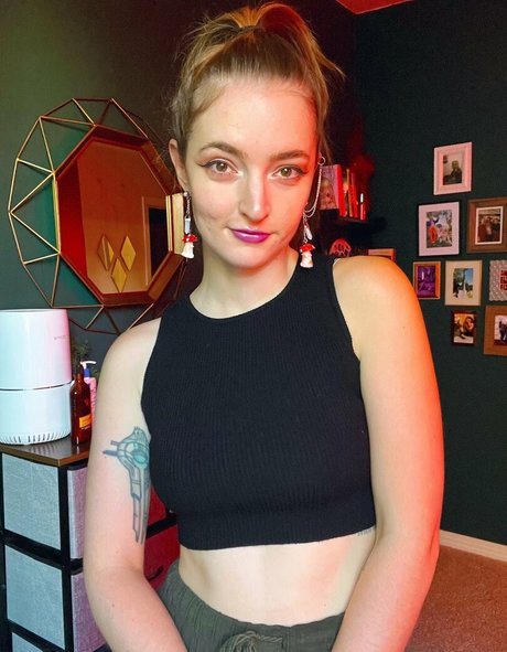 Littlesiha model perfect picture