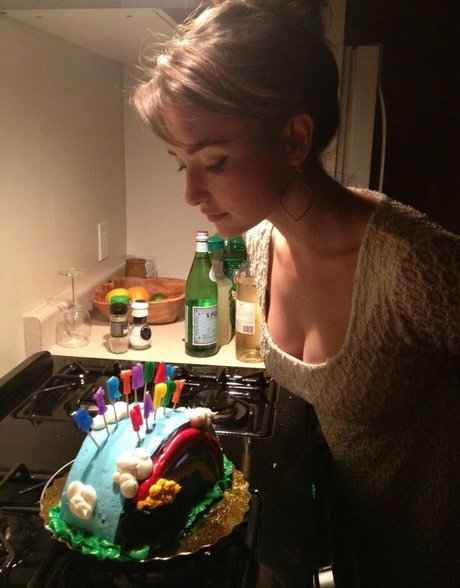 Milana Vayntrub star pornographic archive