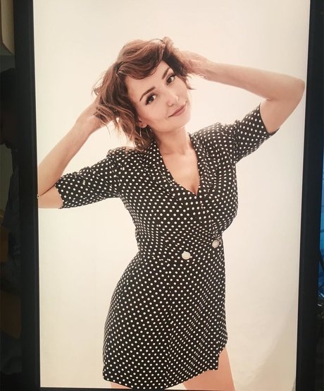 Milana Vayntrub art actress img