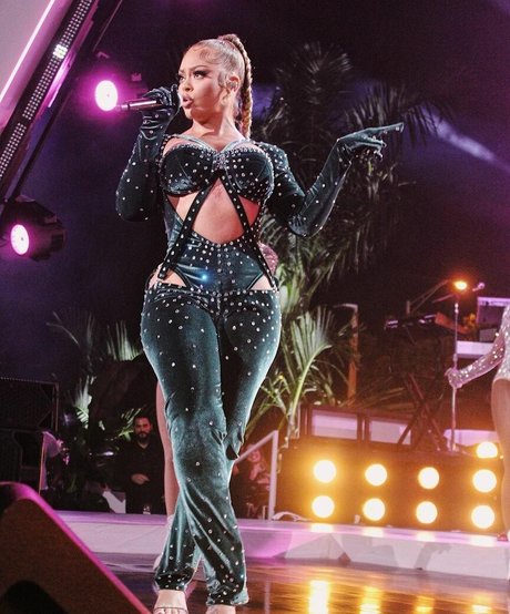 latto777 erotic actress pic