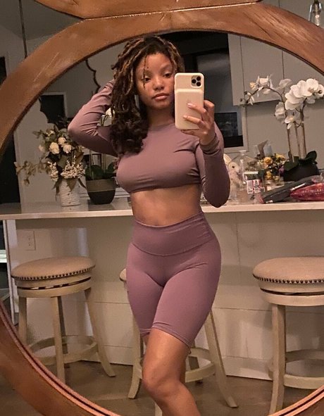 Halle Bailey nice star archive