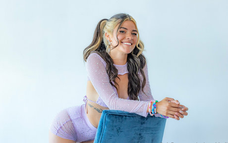 issameg exclusive actress photo