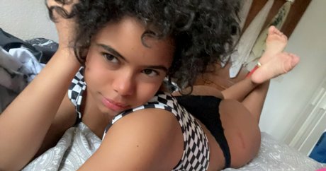 deliciussscurly porn actress images