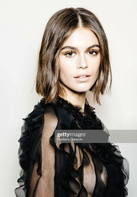 Kaia Gerber star art pictures
