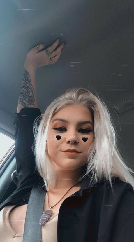 Gingiehippie star sexy picture