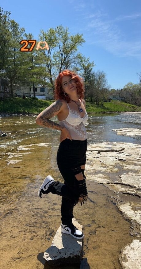 Gingiehippie art actress archive