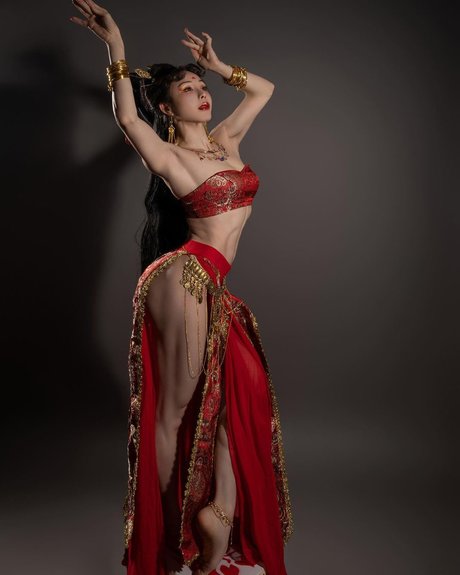 Yuan Herong model free pics