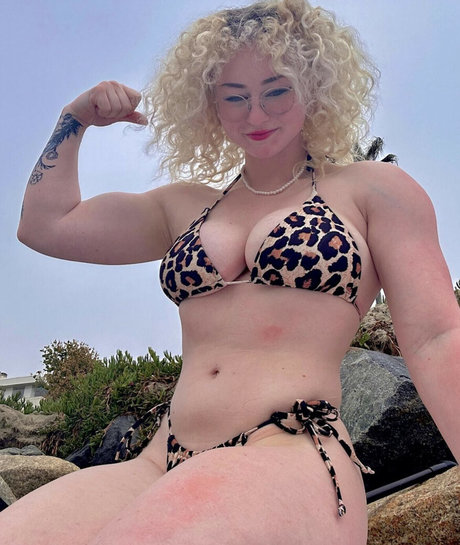 Chloethehokage exclusive model photos