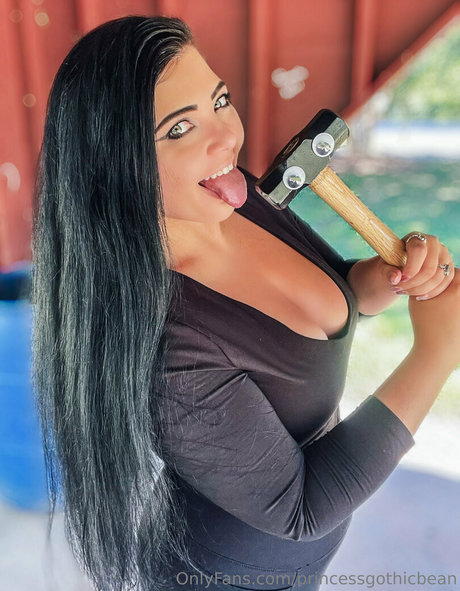 Princessgothicbean model sexy image