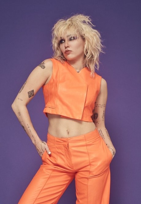 Miley Cyrus nude actress images