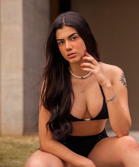 Victtoria Medeiros erotic star img