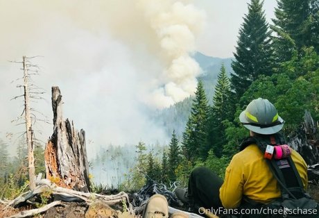 cheekschase1 free star pic