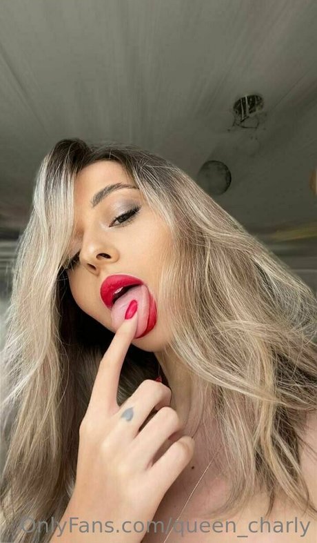 queen charly sex model photo