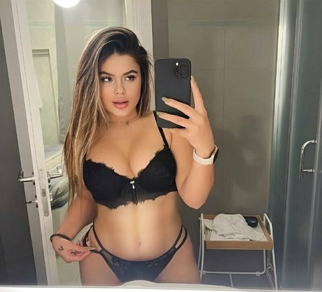 queen charly hd actress picture