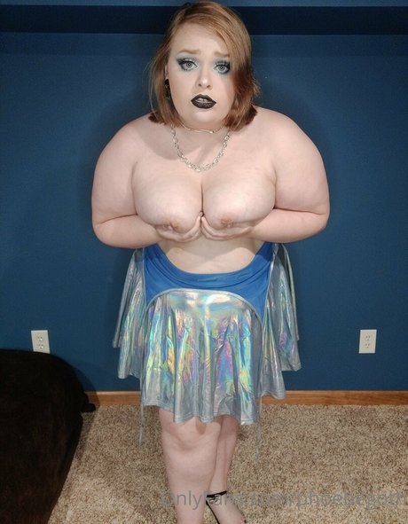 phoebegoth star nice picture