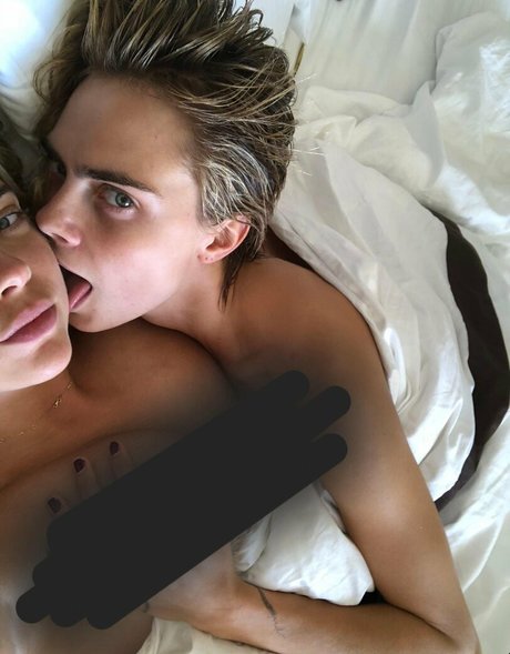 Ashley Benson pretty model images