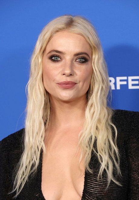 Ashley Benson erotic model picture