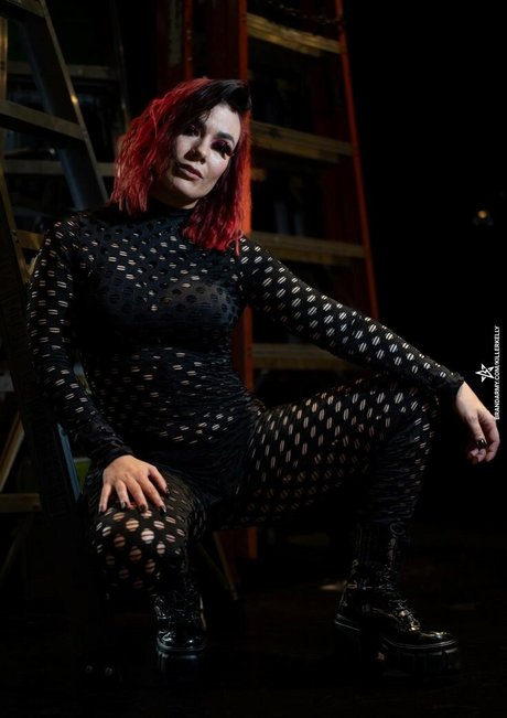 Killer Kelly beautiful star pics