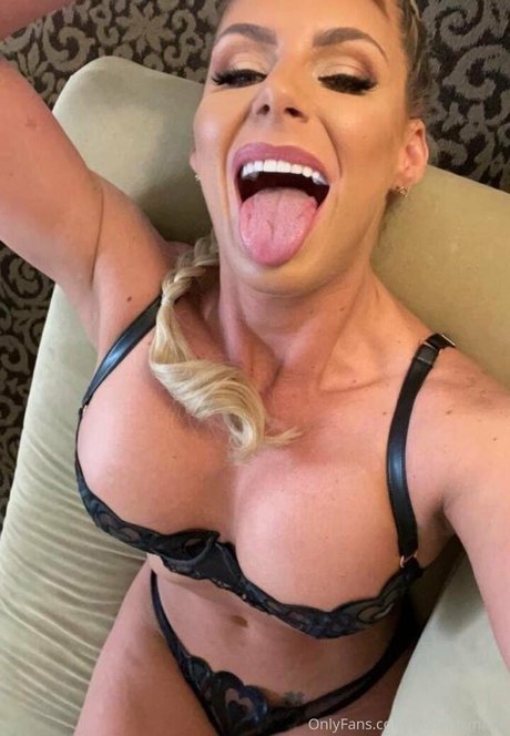 phoenixmarie model art img