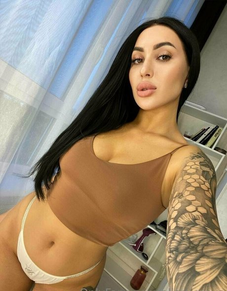 alina greys sexy star img