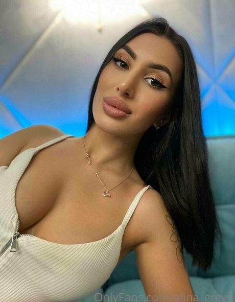 alina greys adult model img
