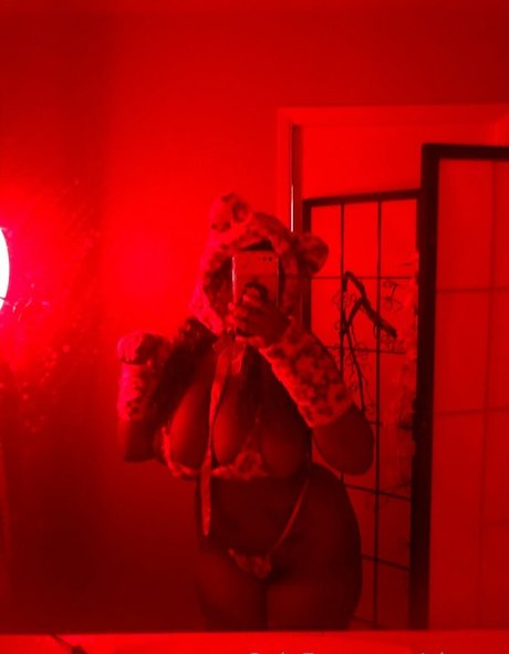 Xiouuu top actress images