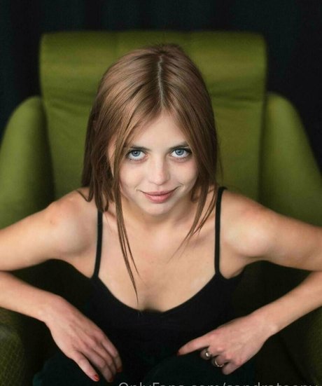 sandrateeny model beautiful image