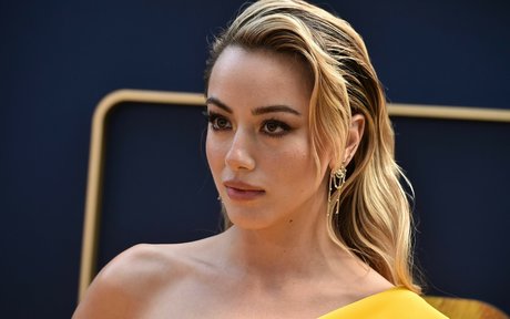 Chloe Bennet model naked photos