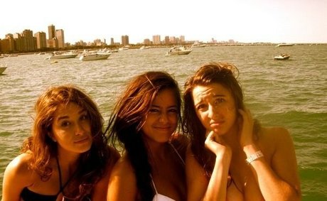 Chloe Bennet perfect star image