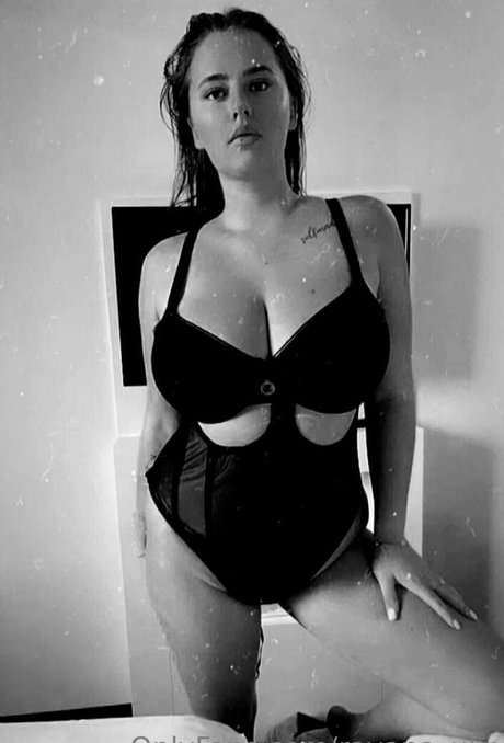 rayana ukr model naked image