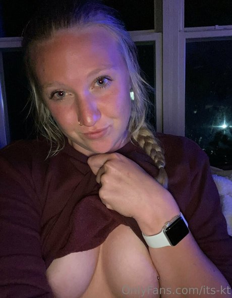 its kt pornstar naked photos