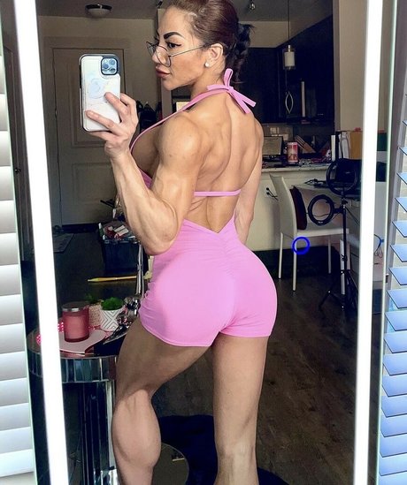 Tina Nguyen star pretty images