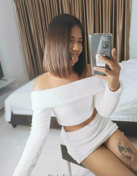 tinyjasmine nice model pic