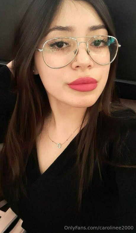 carolinee2000 model best photo