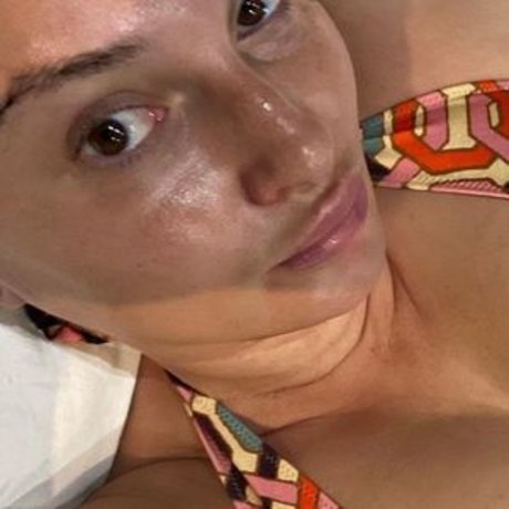 Gizzi Erskine model exclusive image