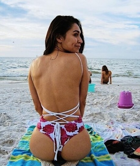 Cassie Steele hd model photo