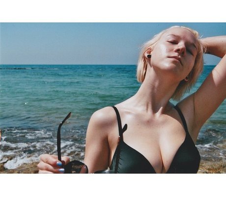 Models On Purpleport nudes model pic