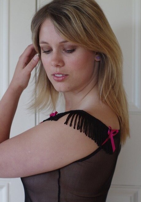 Models On Purpleport adult actress galleries