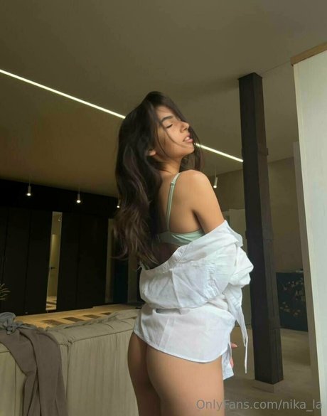 nika la model beautiful galleries