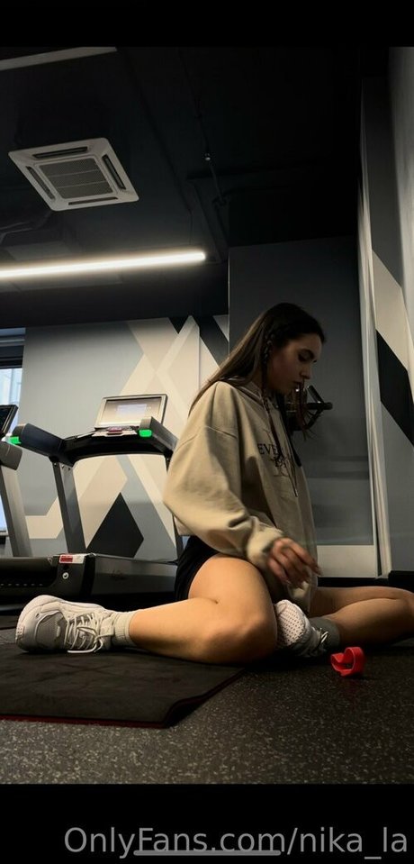 nika la nude model galleries