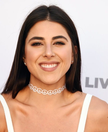 Daniella Monet nice model img