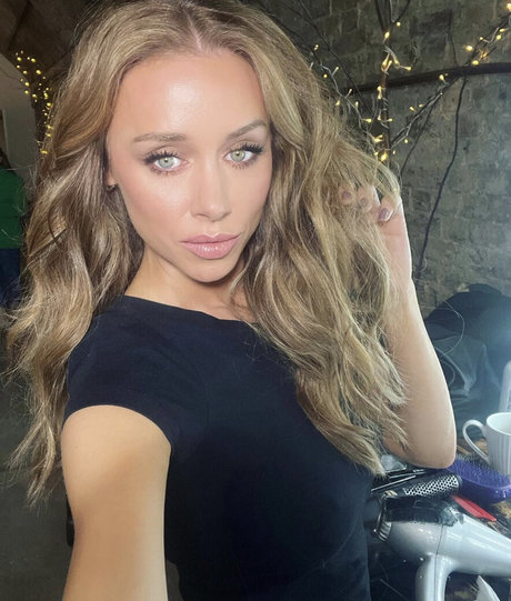 Una Healy beautiful star pics