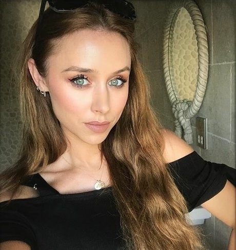 Una Healy exclusive actress archive