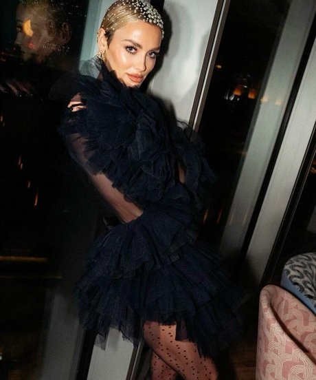 Wallis Day Profile pic