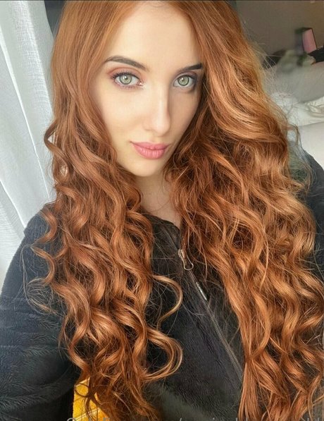 anniechloesworld erotic actress galleries