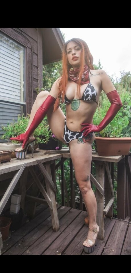 ashennf model hot archive