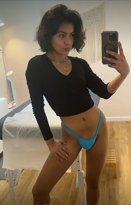 BeautyWithTrinity nude actress photos