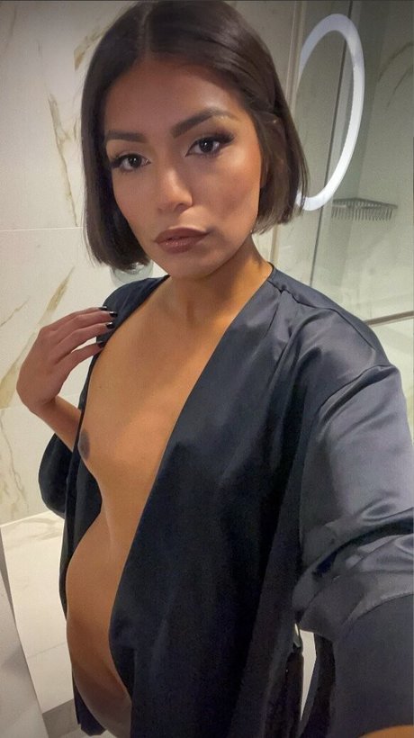 BeautyWithTrinity adult model picture