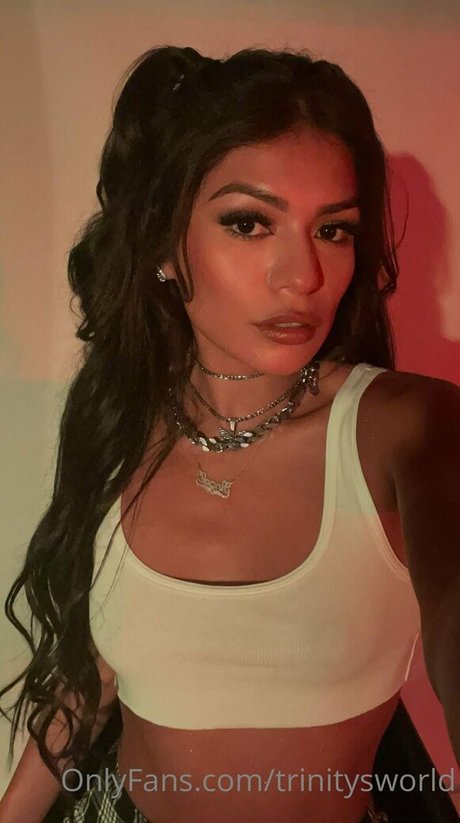 BeautyWithTrinity art pornstar img